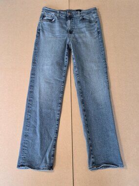 Classic Women's Straight-Leg Jeans in Medium Blue